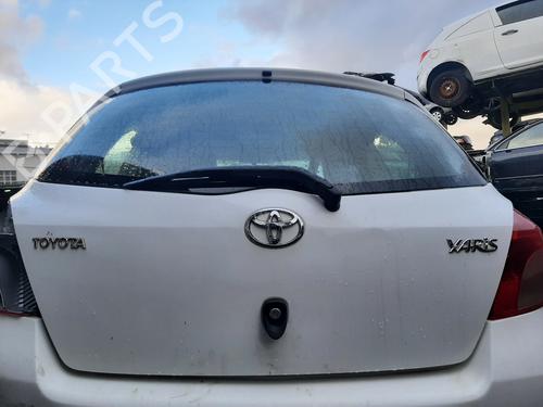 Bakluke CC/Kombi-Kupé TOYOTA YARIS (_P9_) 1.3 VVT-i (SCP90_, SCP90R) (87 hp) 16428135