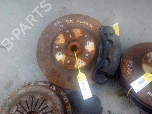 Used Right front steering knuckle HYUNDAI SANTA FÉ I (SM) 2.0 CRDi (113 hp) 577452