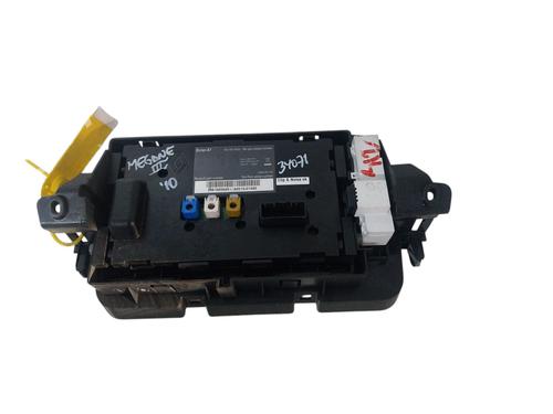 display-monitor-renault-megane-iii-hatchback-bz01_-b3_-2008-35806095 main image