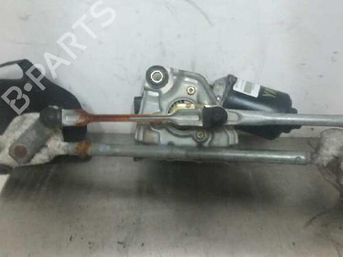Used Front wiper motor TOYOTA YARIS (_P1_) 1.0 (SCP10_, SCP10R) (68 hp) 1333224
