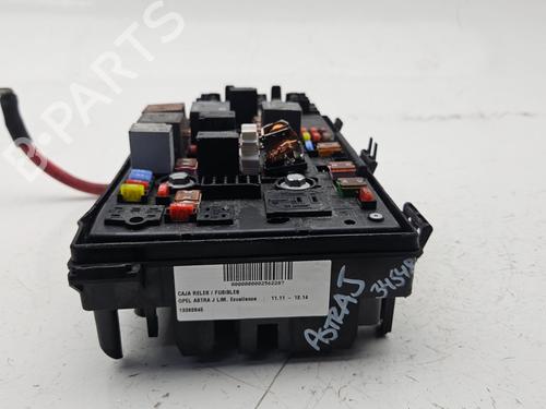 Sikringsdose OPEL ASTRA J (P10) [2009-2016]  31250410