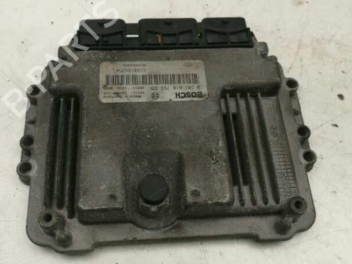 Engine control unit (ECU) RENAULT MEGANE II Saloon (LM0/1_) 1.9 dCi (LM0G, LM1G, LM2C) | BP5940956M57 