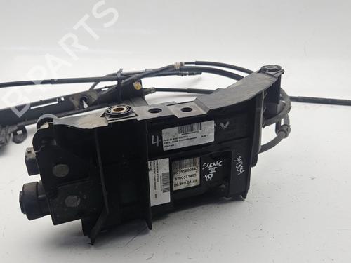 Used Electric handbrake RENAULT SCÉNIC II (JM0/1_) [2003-2010]  30172732