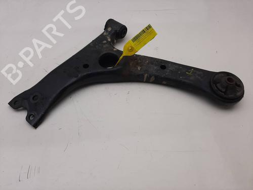 Used Left front suspension arm TOYOTA COROLLA Verso (ZER_, ZZE12_, R1_) 1.8 (ZNR11_, ZNR11R) (129 hp) 8297637