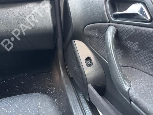 right-front-window-switch-mercedes-benz-c-class-w203-2000-2001-2002-2003-2004-2005-2006-2007-32234584 main image