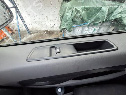 right-front-window-switch-citroen-jumpy-iii-van-v_-2016-39900415 main image
