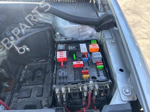 Zekeringkast VW GOLF V (1K1) [2003-2010]  28042840