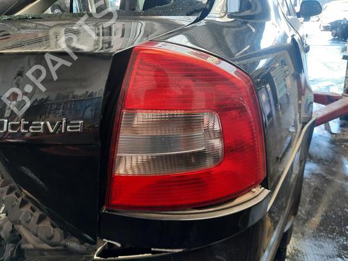 Used Right taillight SKODA OCTAVIA II (1Z3) [2004-2013]  10288286
