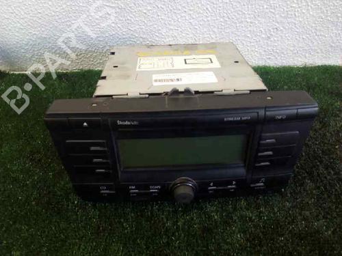 Used Radio SKODA OCTAVIA II (1Z3) 1.9 TDI (105 hp) 540926