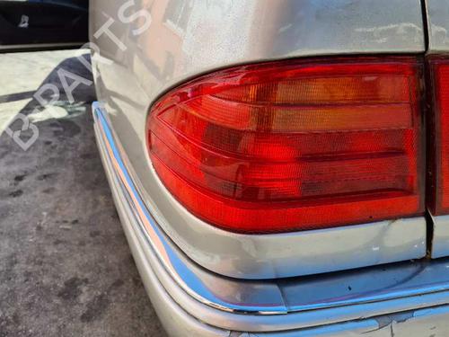 Left taillight MERCEDES-BENZ E-CLASS (W210) E 320 (210.065) (224 hp) 6062948