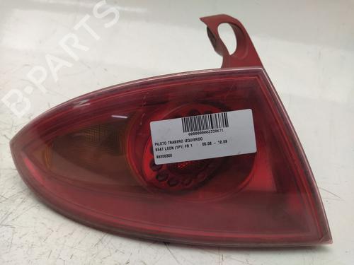 Used Left taillight SEAT LEON (1P1) 2.0 TDI (170 hp) 16432434