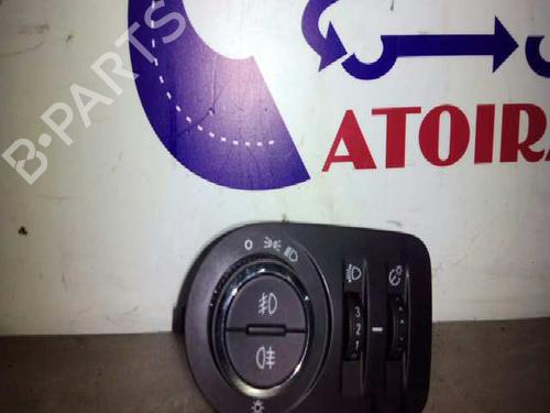 Used Headlight switch OPEL CORSA D (S07) 1.4 (L08, L68) (100 hp) 1332881