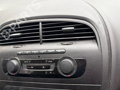 Used Climate control Climate control 37171120 37171120