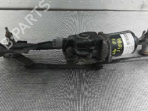 Used Front wiper motor TOYOTA YARIS (_P1_) 1.0 (SCP10_, SCP10R) (68 hp) 2695878