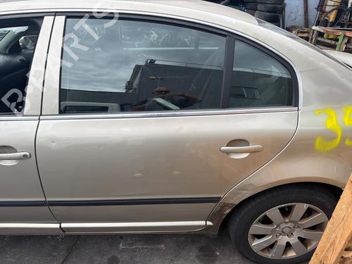 Used Left rear door Left rear door 37405344 37405344