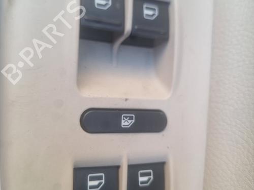 Venstre fortil elrude kontakt VW PASSAT B6 (3C2) [2005-2011]  30717168