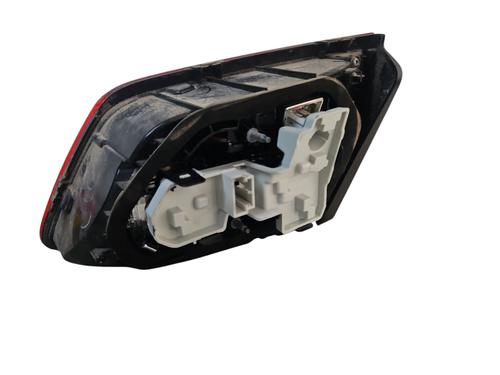 left-tailgate-light-vw-golf-vii-variant-ba5-bv5-2013-2014-2015-2016-2017-2018-2019-2020-2021-2022-33035858 main image