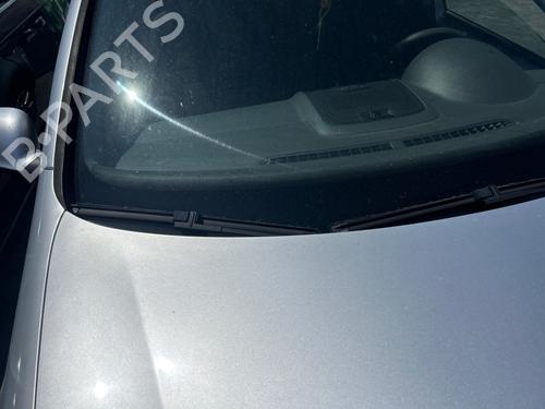 Used Front windshield wiper arm VW GOLF V (1K1) [2003-2010]  28042845