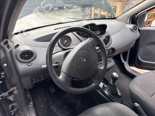Tableau de bord RENAULT TWINGO II (CN0_) 1.2 16V (CN0K, CN0V, CN0A) (76 hp) 32088211