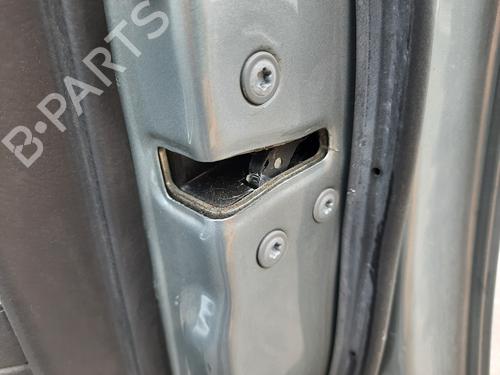 Used Front right lock TOYOTA AVENSIS (_T25_) [2003-2008]  10902400