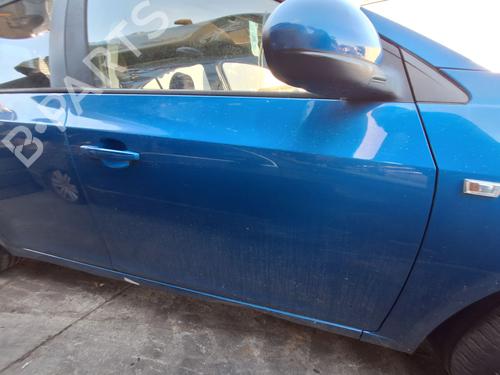 right-front-door-chevrolet-cruze-j300-2009-33470682 main image