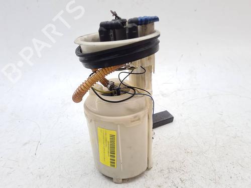 Used Fuel pump VW GOLF IV (1J1) 1.6 (100 hp) 7987475