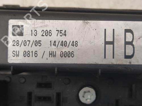 Fuse box OPEL ASTRA H (A04) 1.7 CDTI (L48) | BP3268698E1 
