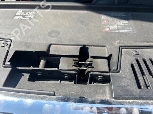Zamek maski VW PASSAT B6 (3C2)  BP28210220C133