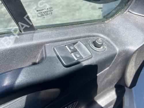Used Left front window switch RENAULT TRAFIC III Van (FG_) [2014-2025]  27693091