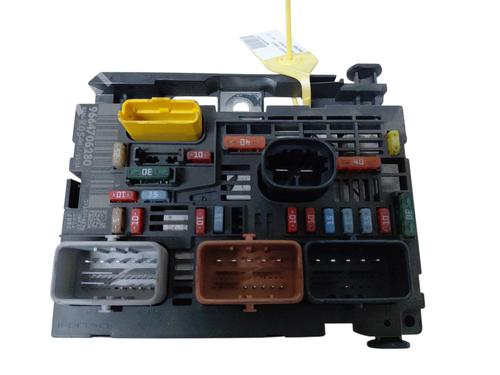 Used Fuse box Fuse box PEUGEOT 308 I (4A_, 4C_) [2007-2016] 39647621 39647621