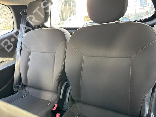 Siège arrière RENAULT TWINGO II (CN0_) 1.2 16V (CN0K, CN0V, CN0A) (76 hp) 32088154