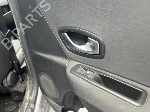 Højre bagtil elrude kontakt RENAULT MEGANE CC (EZ0/1_) 1.4 TCe (EZ0F, EZ1V) (131 hp) 28191943