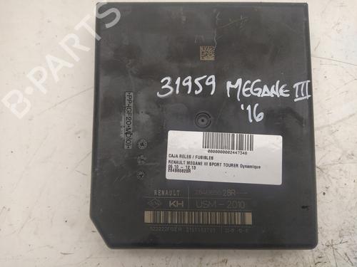 Used Fuse box RENAULT MEGANE III Grandtour (KZ0/1) [2008-2016]  19537244