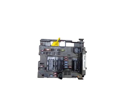 Used Fuse box Fuse box 39399046 39399046
