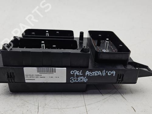 Used Fuse box OPEL ASTRA H (A04) [2004-2014]  27878299