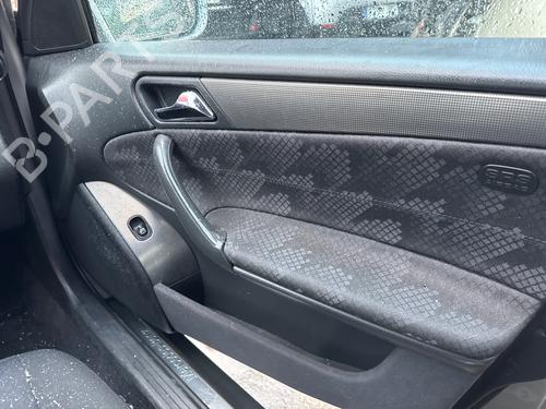 Used Front right panel MERCEDES-BENZ C-CLASS (W203) C 220 CDI (203.006) (136 hp) 32234576