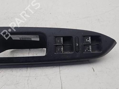 Venstre fortil elrude kontakt VW TOURAN (1T1, 1T2) [2003-2010]  27878285