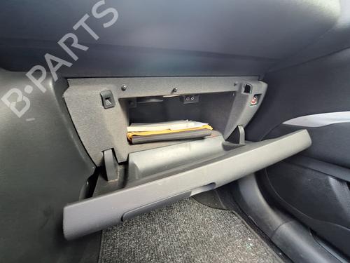 Used Glove box Glove box CITROËN C5 III (RD_) 1.6 HDi 110 (RD9HZC) (109 hp) 36383340 36383340
