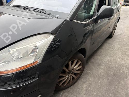 Used Left front fenders Left front fenders 37171147 37171147