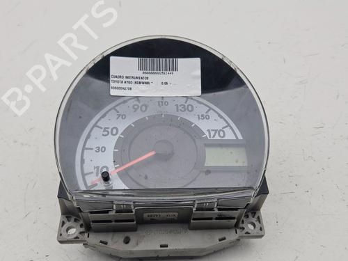 Used Instrument cluster TOYOTA RAV 4 II (_A2_) [2000-2005]  30700814