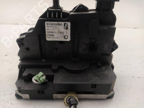 Used Front left lock FIAT GRANDE PUNTO (199_) 1.4 (199AXB11, 199AXB1A, 199BXB1A, 199AXL1A) (77 hp) 4950499