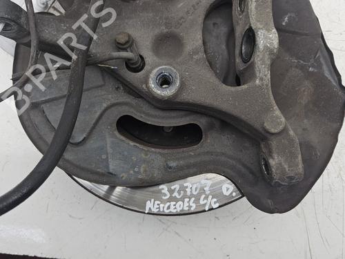 Used Right front steering knuckle MERCEDES-BENZ C-CLASS (W203) C 220 CDI (203.008) (150 hp) 19726698