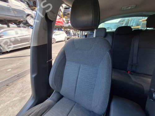 right-front-seat-citroen-c4-ii-nc_-2009-38169893 main image