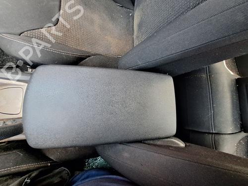 Used Armrest / Center console Armrest / Center console CITROËN C5 III (RD_) 1.6 HDi 110 (RD9HZC) (109 hp) 36383308 36383308