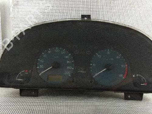 Used Instrument cluster CITROËN XSARA (N1) 1.9 TD (90 hp) 2132048