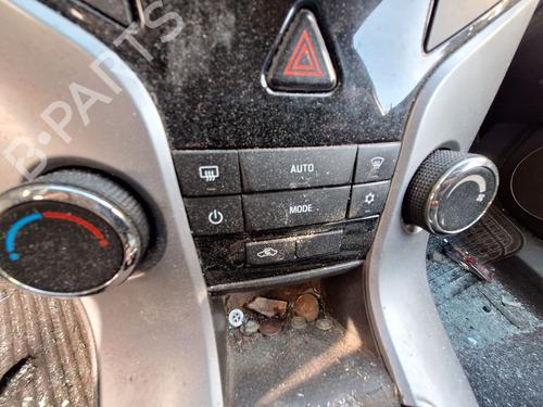 Used Climate control Climate control CHEVROLET CRUZE (J300) 2.0 CDI (163 hp) 33470734 33470734