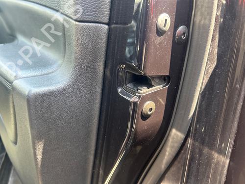 Zamek drzwi przednich prawych VW PASSAT B6 (3C2)  BP28210199C97