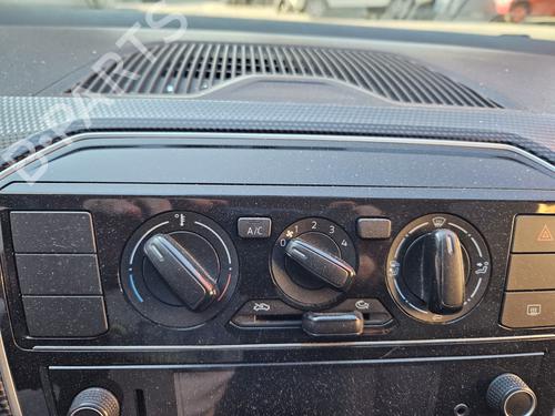 Used Climate control VW UP! (121, 122, BL1, BL2, BL3, 123) 1.0 (75 hp) 17659877