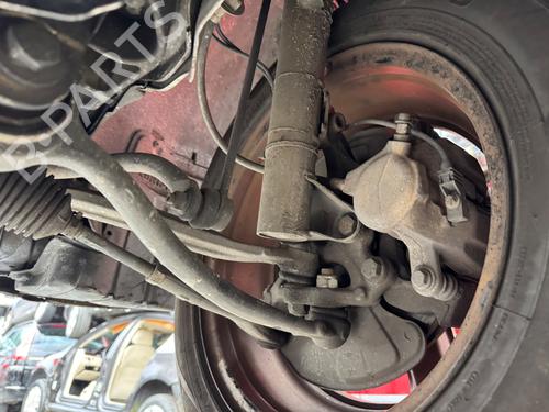 Used Right front steering knuckle Right front steering knuckle MERCEDES-BENZ C-CLASS (W203) C 220 CDI (203.006) (136 hp) 32234617 32234617