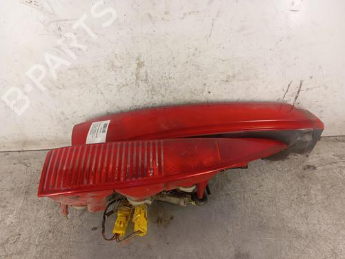 Używane Lampa tylna lewa CITROËN C5 I Break (DE_) 2.0 HDi (DERHZB, DERHZE) (109 hp) 30012351